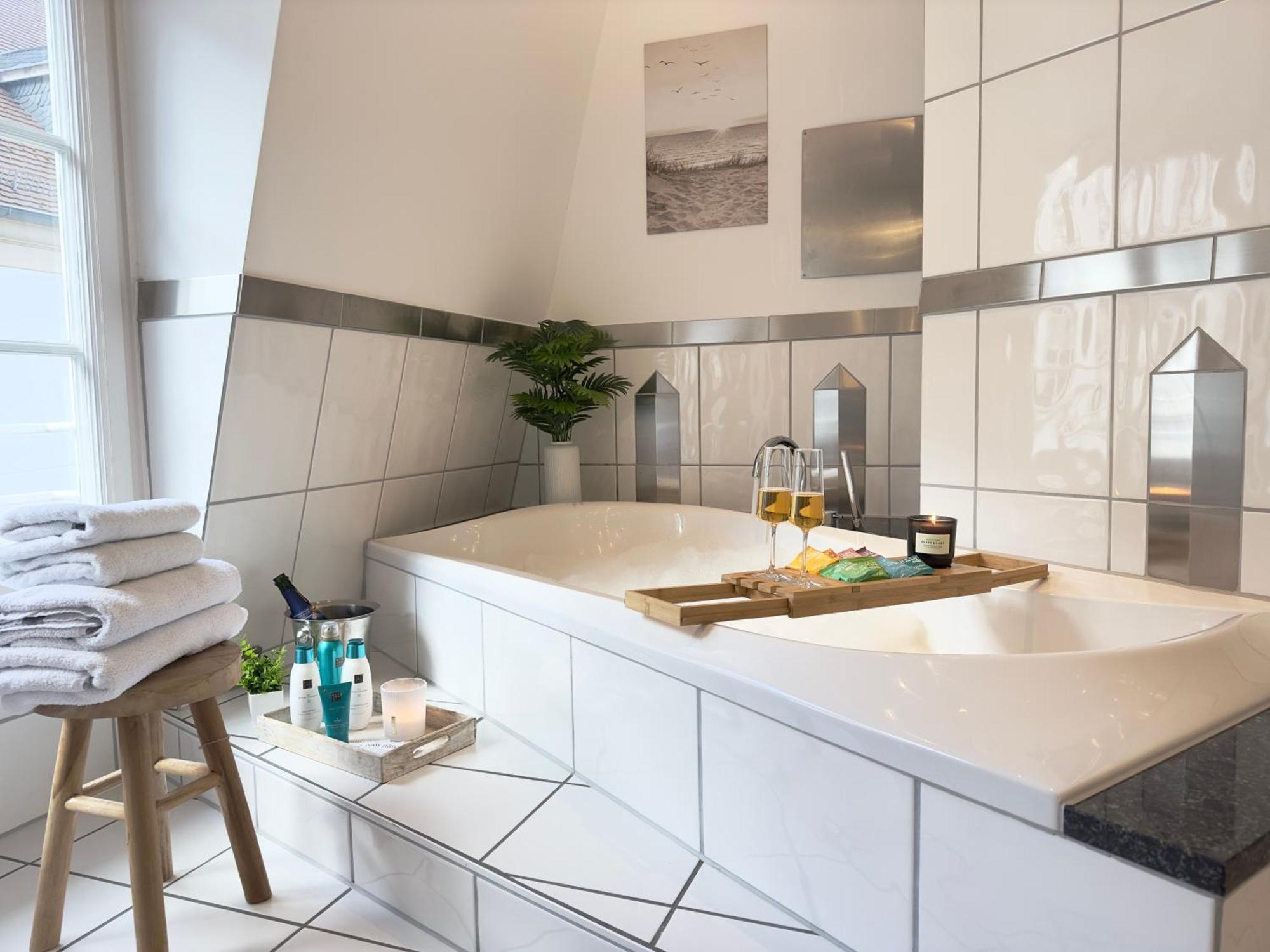 Luxury Old Town Suite - Xxl Terrasse & Xxl Penthouse Heidelberg Exteriör bild